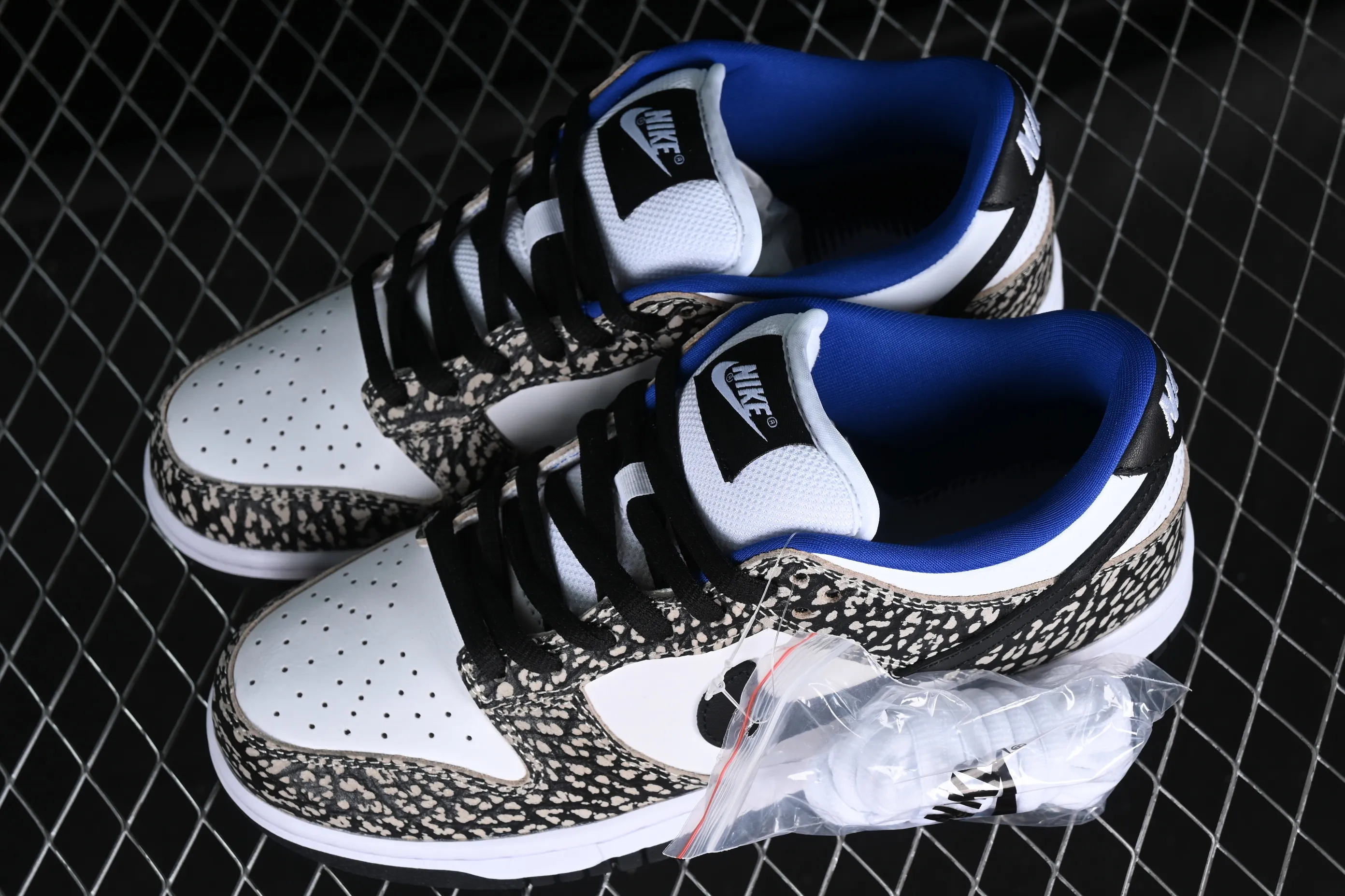 All Categories Nk SB Dunk Series Nk SB Dunk Low Low-top sneakers C version Supreme x Nk SB Dunk Low "NYC" joint model SB low-top casual sneakers 304292-001